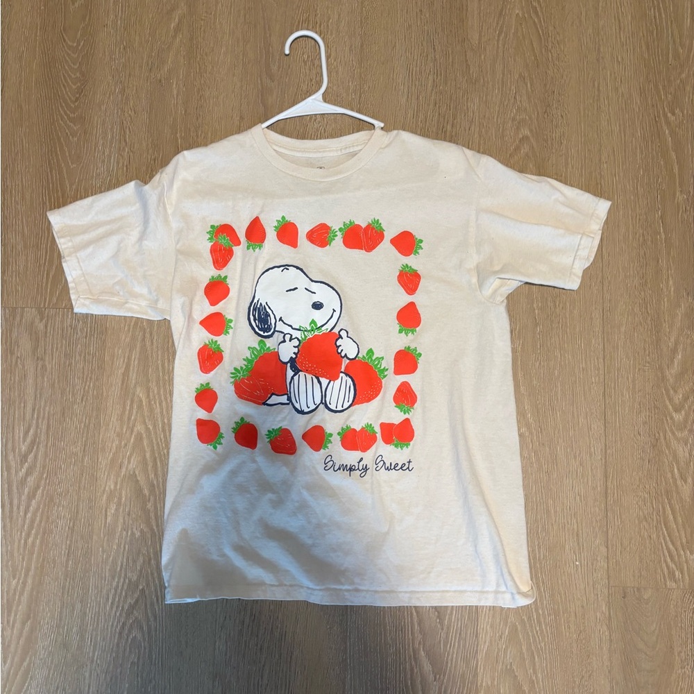 Hot Topic Cream Snoopy Strawberry Tee